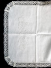 Вологодское кружево, льняная салфетка овальная белая со светлым кружевом и кружевной отделкой (Вологодское кружево), арт. 0с-824, 95х50