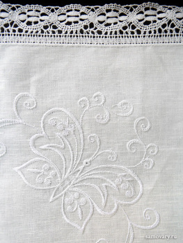 Льняная салфетка "Бабочки" белая с кружевной вышивкой и белым кружевом, арт. 8с-933, 45х45