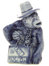 Керамическая гжельская скульптура Обезьянка в шляпе с чемоданом