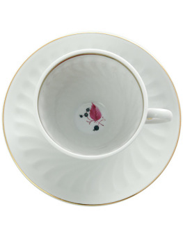 Кофейная чашка с блюдцем форма "Витая" рисунок "Лесная ягода", Императорский фарфоровый завод