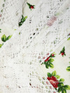 Скатерть Артель "Красные розы на белом фоне" с кружевом , 150х150