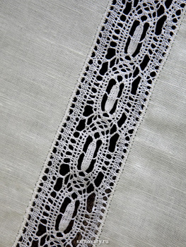 Льняная квадратная скатерть цвет слоновой кости со светлым кружевом, арт. 1с-967, 150х150