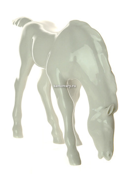 Скульптура "Жеребенок пасущийся белый", Императорский фарфоровый завод