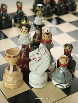Шахматы с росписью Королевские, Вятские