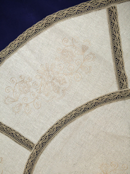 Льняная круглая скатерть серая с серым кружевом и кружевной вышивкой (Вологодское кружево), арт. 1нхп-648, d-150
