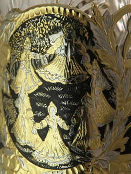Позолоченный подстаканник чайный "Хоровод" с ложкой, хрустальным стаканом в подарочном футляре Златоуст