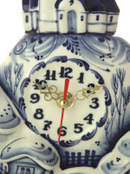 Часы с художественной росписью Гжель "Кремль", автор Исаев