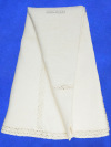 Льняная круглая скатерть цвет слоновой кости со светлым кружевом и кружевной вышивкой (Вологодское кружево), арт. 6с-643, d-175
