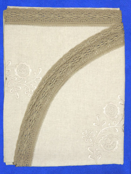 Льняная скатерть прямоугольная с закругленными краями серая с темно-серым кружевом и кружевной вышивкой (Вологодское кружево), арт. 7c-969, 230х150