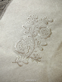 Льняная круглая скатерть серая с серым кружевом и кружевной вышивкой (Вологодское кружево), арт. 5нхп-616а, d-90